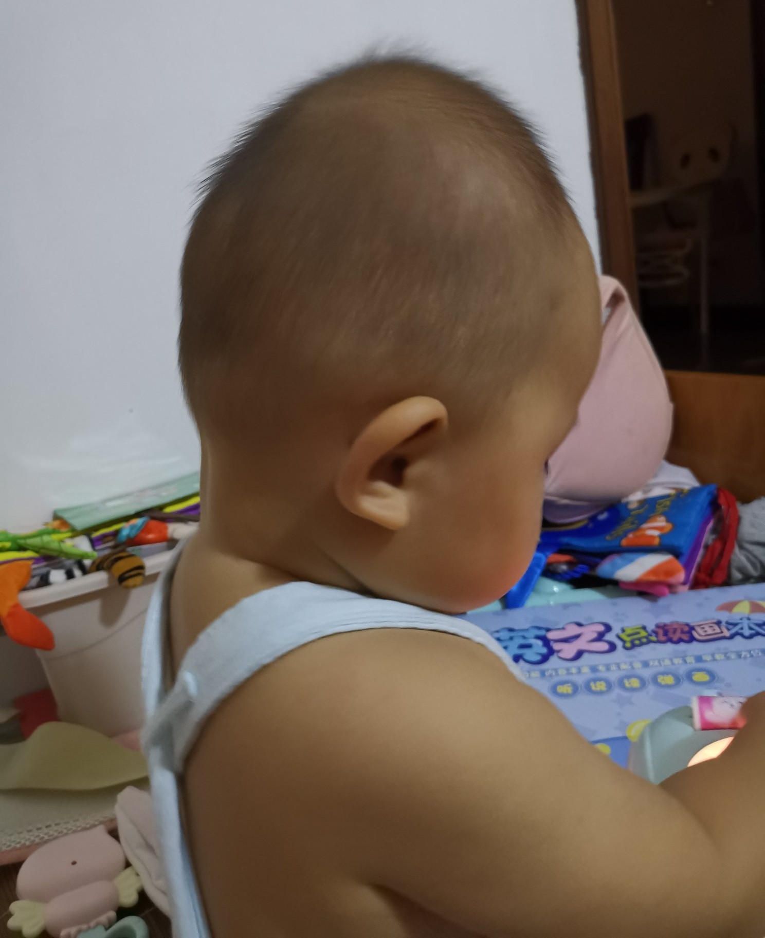 8个月宝宝头型睡偏了怎么纠正,8个月宝宝头型扁了如何纠正