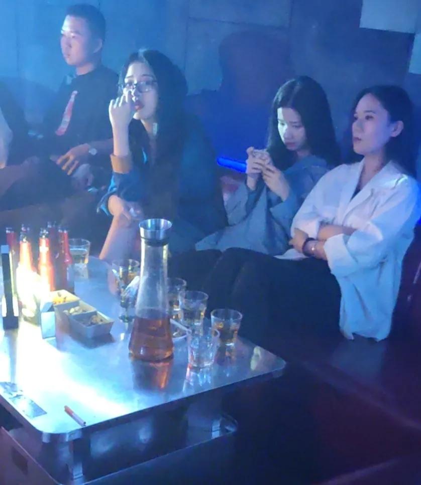 12年前，北京女模特为给男友买跑车，诈骗世界冠军和姨父320万