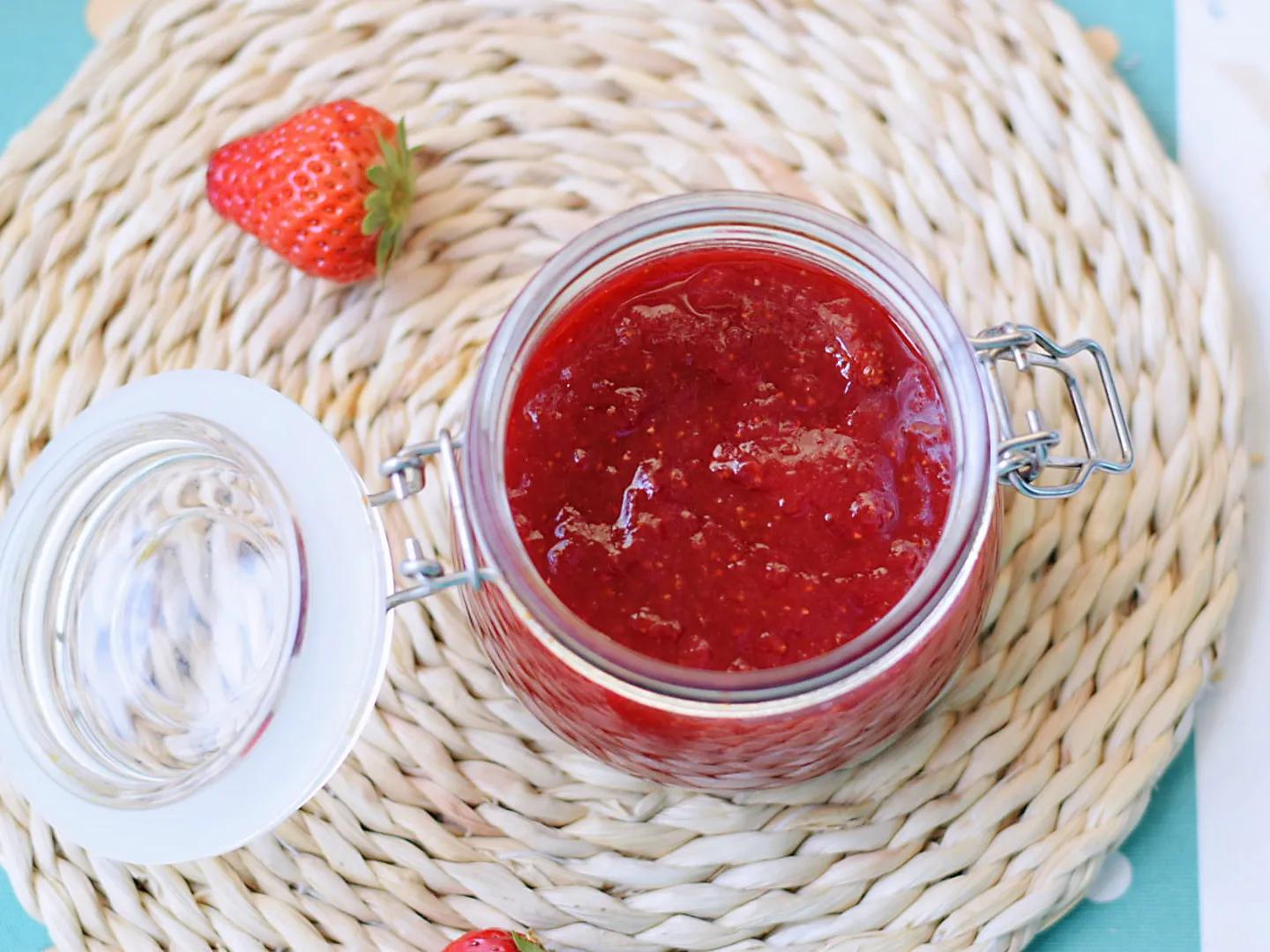 草莓酱怎么熬制保存久,草莓酱怎么熬制储存时间长