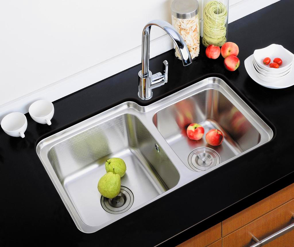 厨房水龙头怎么选角阀避坑,厨房水槽用什么水龙头比较好