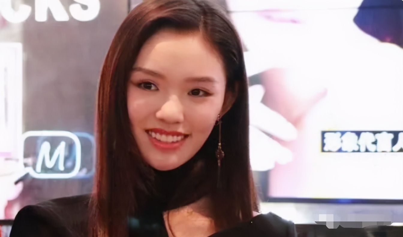 明星做了烤瓷牙翻车,烤瓷牙李佳琦