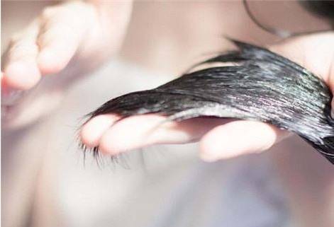 头发干枯毛躁用护发素还是发膜好,头发干枯毛躁用发膜好还是焗油好