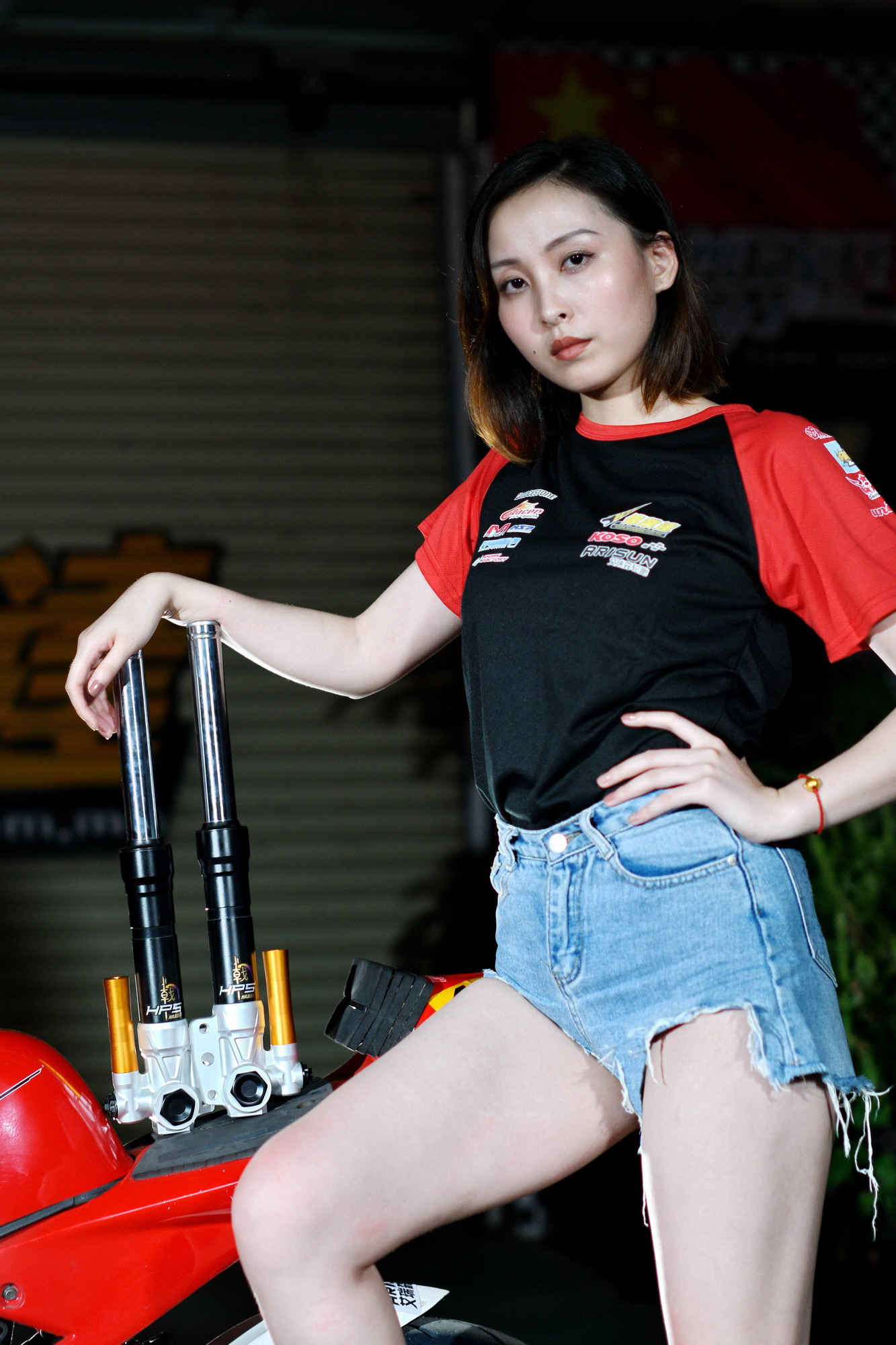 提高了稳定性与舒适度!野蛮公牛HPS前叉、XPS后减震