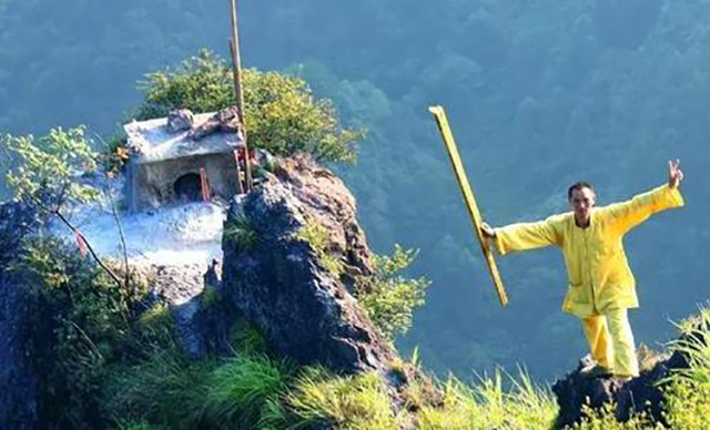 邹在宏,邹在宏烧香全过程