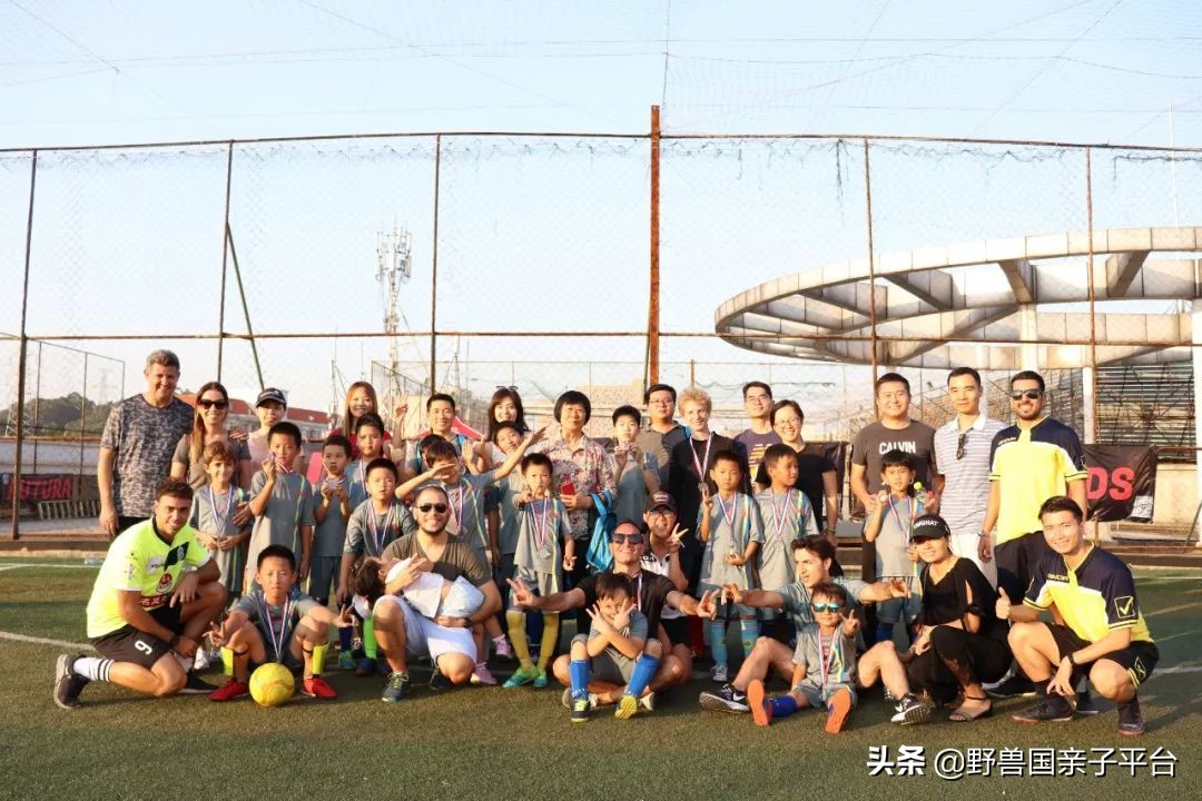 把最纯正意大利足球带来东莞,这个爸爸说足球应该这样学