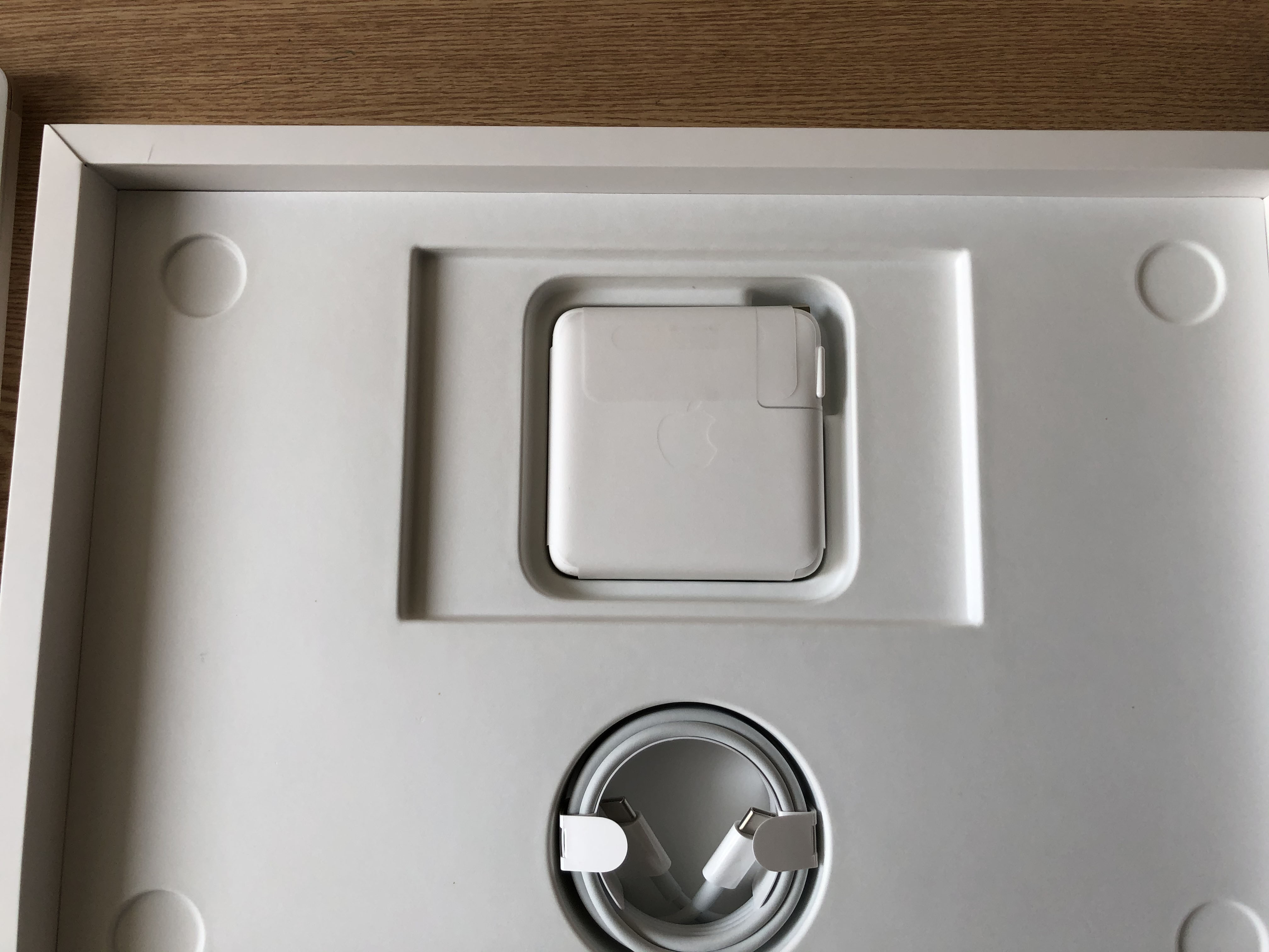 定制版macbookpro还没发货,macbookprom1现在可以入手嘛