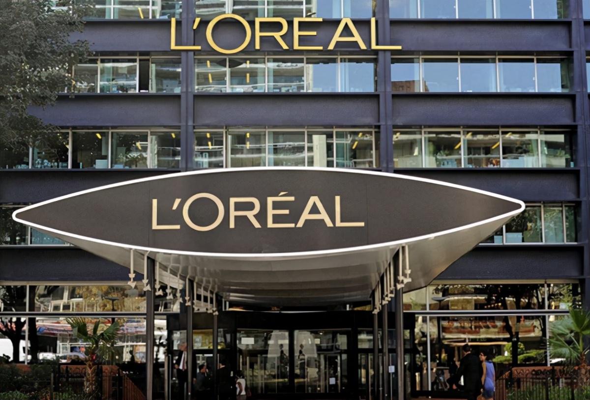 李佳琦、薇娅联手*制抵**，央视点名批评，知名美妆欧莱雅跌落神坛