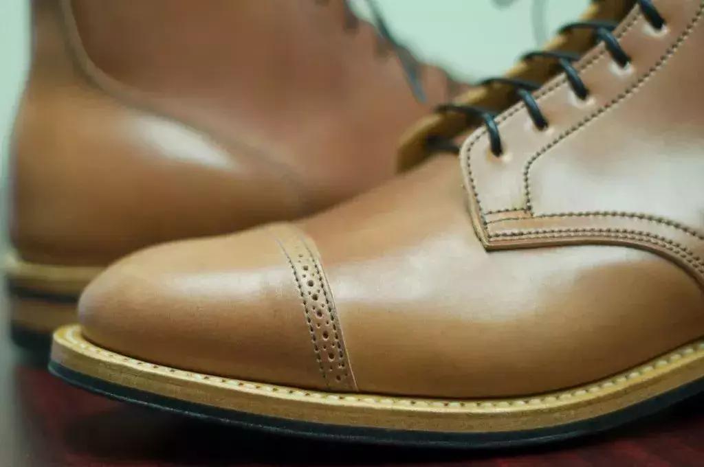 买一双合适的鞋真难,七千多元一双的鞋