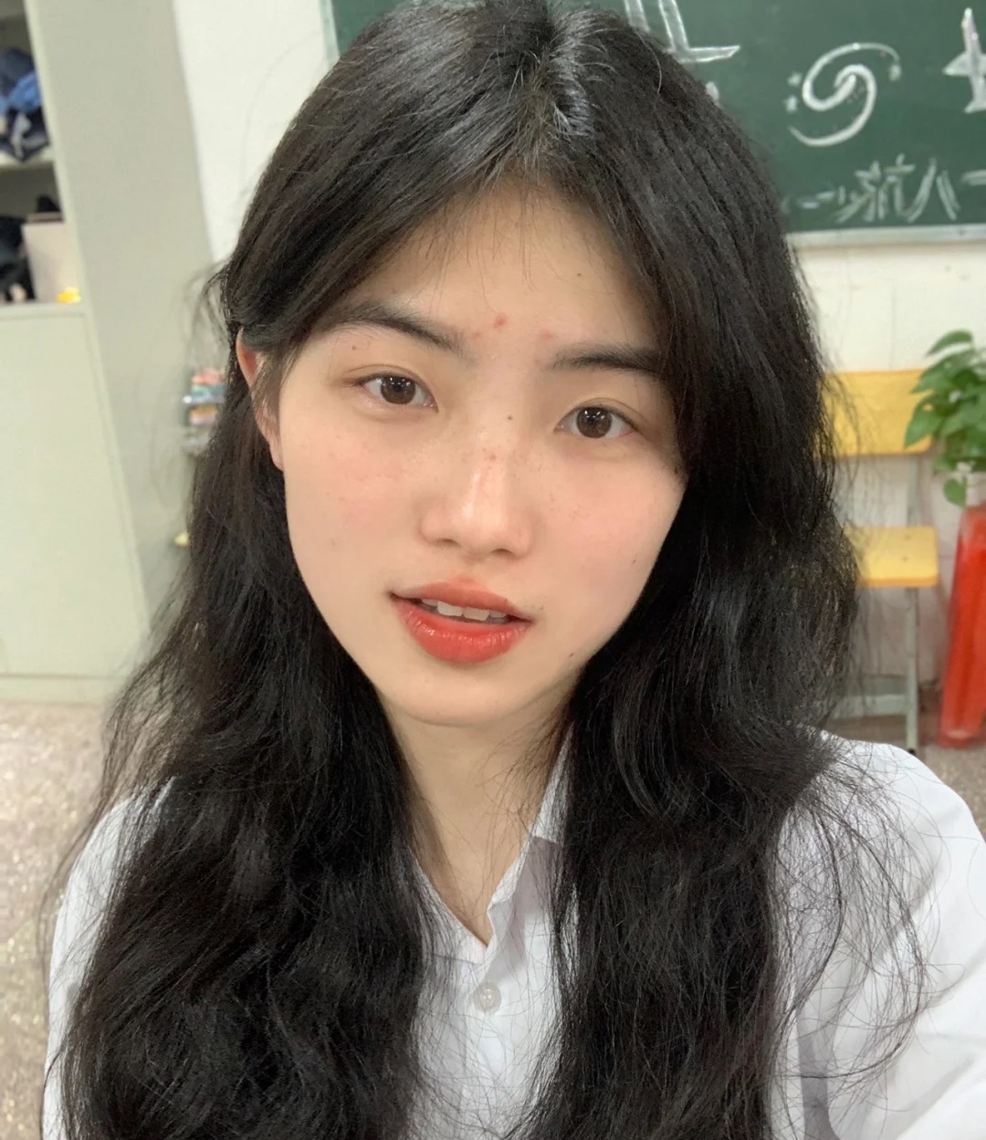 不过百元的平价口红，素颜涂也好看，学生*党**女孩不必花冤枉钱