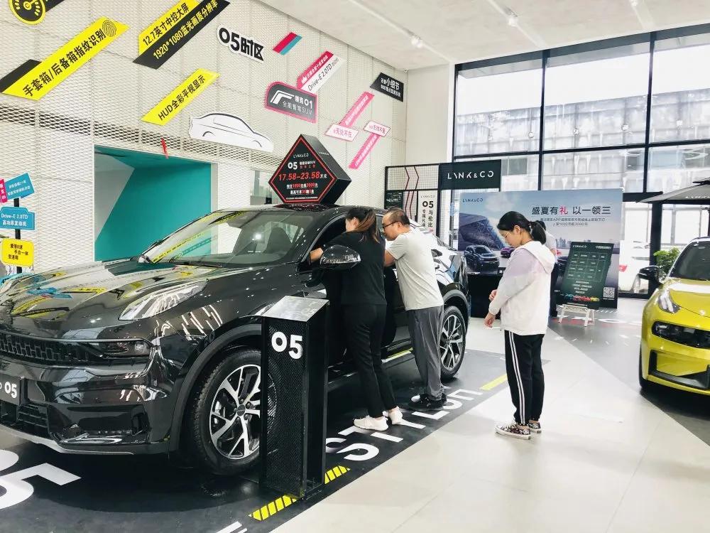 年中狂欢燃情high购 (燃情high购年中狂欢)