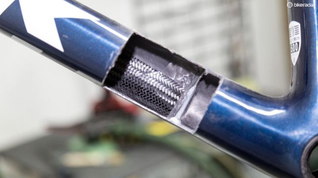 碳纤维自行车车身修复视频教程,碳纤维自行车针孔如何修复