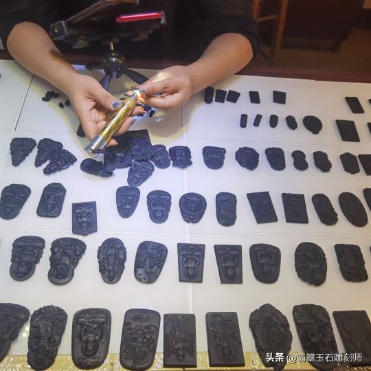 结婚三金买多少克黄金合适,结婚三金是黄金好还是白金好