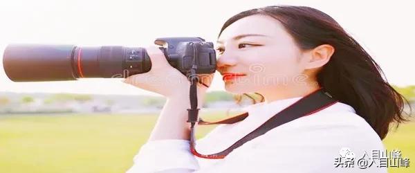 女人烈焰的红，偷袭了男人懵懂的唇