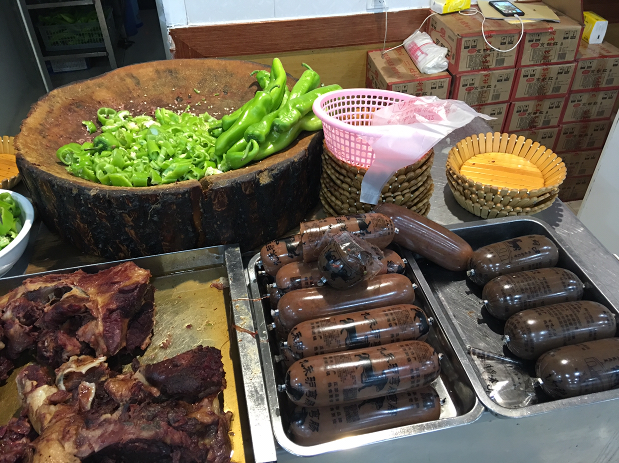 天上龙肉地下驴肉为什么那么好吃,驴肉馆全驴包括哪些