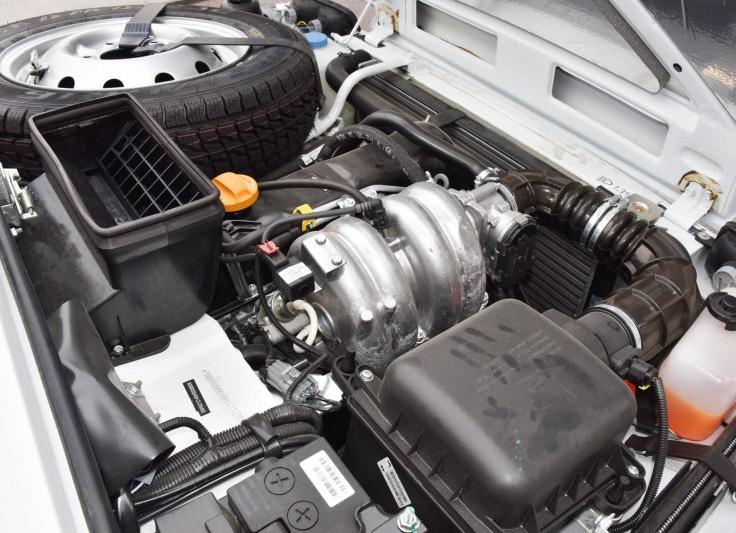 越野圈公认的三款老炮车型,手动挡、手摇窗、手摇发动,212上榜