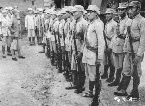 抗战时期八路军为什么绑腿,八路军为何绑腿