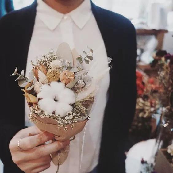 她用这种高颜值的干花装饰家里，隔壁邻居都惊叹不已