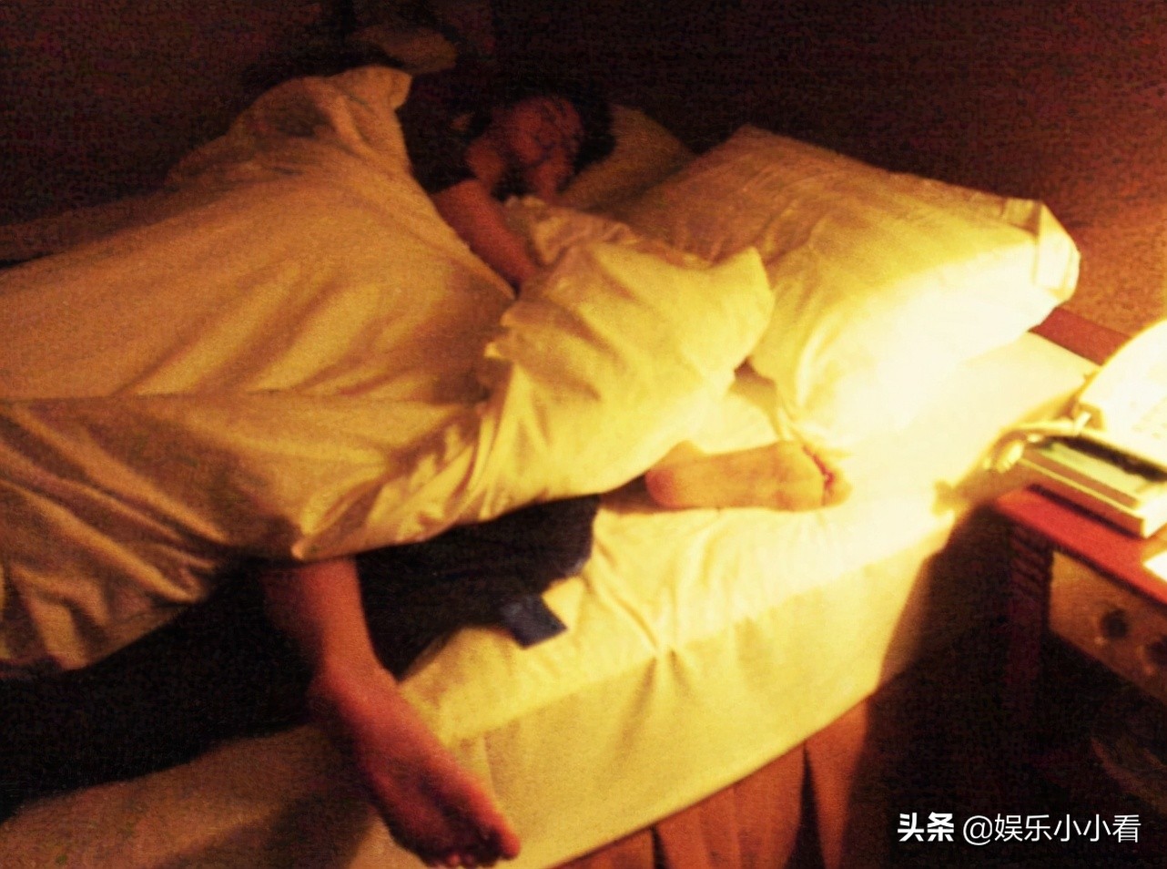 阿sa坐姿,阿sa仰头照