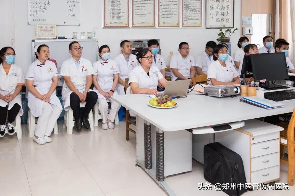 骨坏死中心疑难病例讨论：髋关节的剥脱性骨软骨炎的诊治