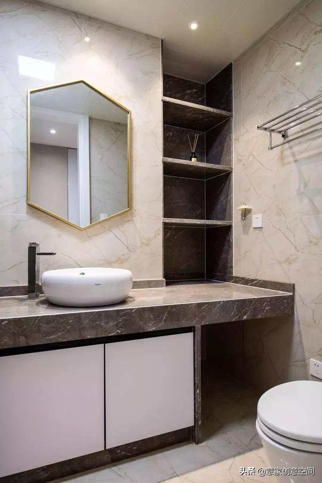 电视墙挖个洞，电视柜就不用买了，这套新中式三居室太好看了！