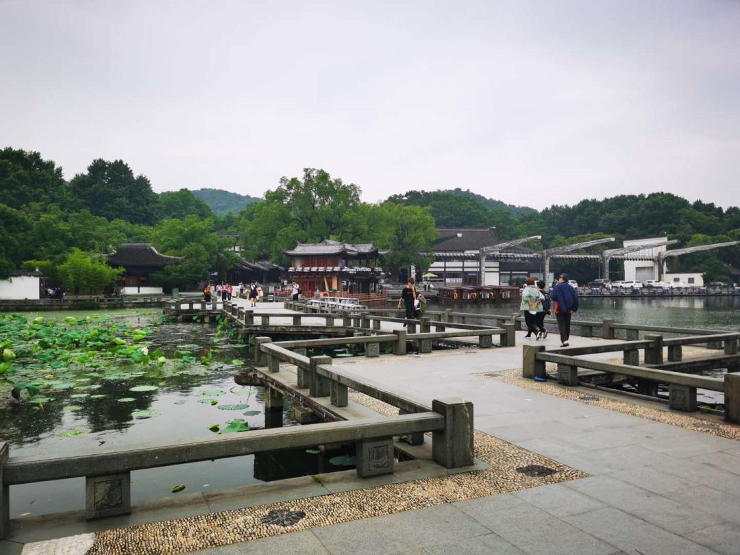 TangoZ飚杭州话Rap刷屏，本土艺人感叹：孙女一句不会说