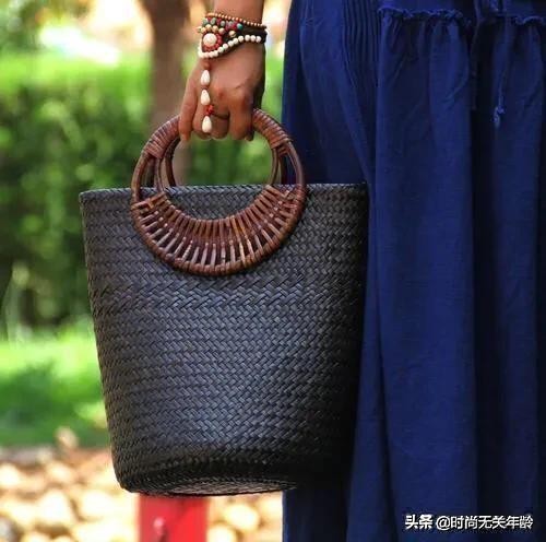 夏季百搭草编包,夏天的包界大咖草编包包