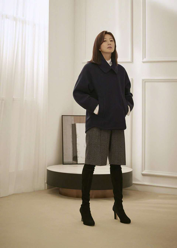 金喜爱50岁穿搭,金喜爱最新穿衣搭配