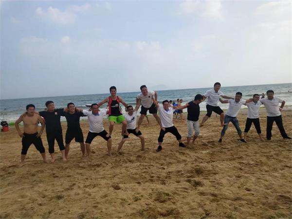 缁堟垚鍥介檯,鍛ㄦ姤缁勭粐鏋舵瀯