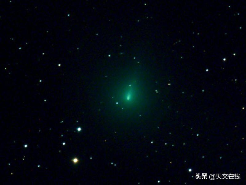 太过耀眼:“世纪彗星”ATLAS疑似解体,它能否顺利“路过”地球