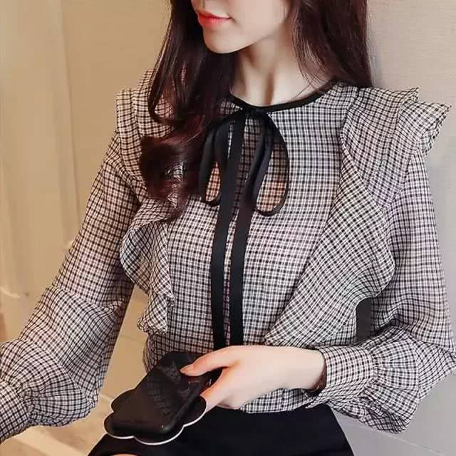 新款小衫洋气减龄搭裙子,衬衫半身裙早春最显气质穿搭