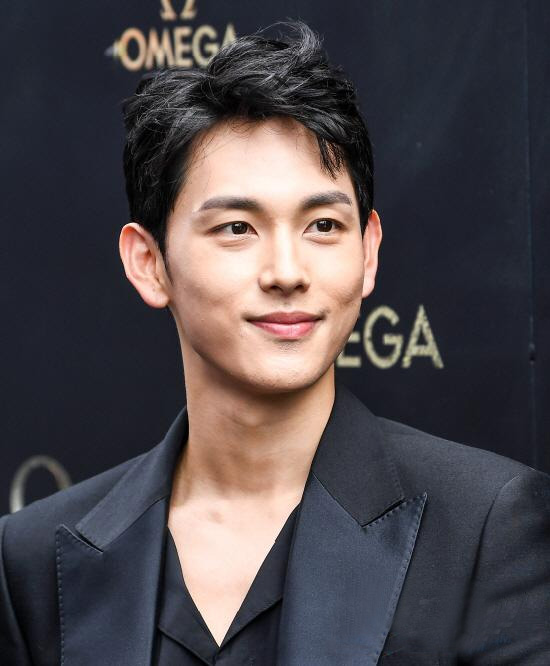 宋仲基金秀贤李准基李敏镐池昌旭,李敏镐宋仲基金秀贤当年哪个火