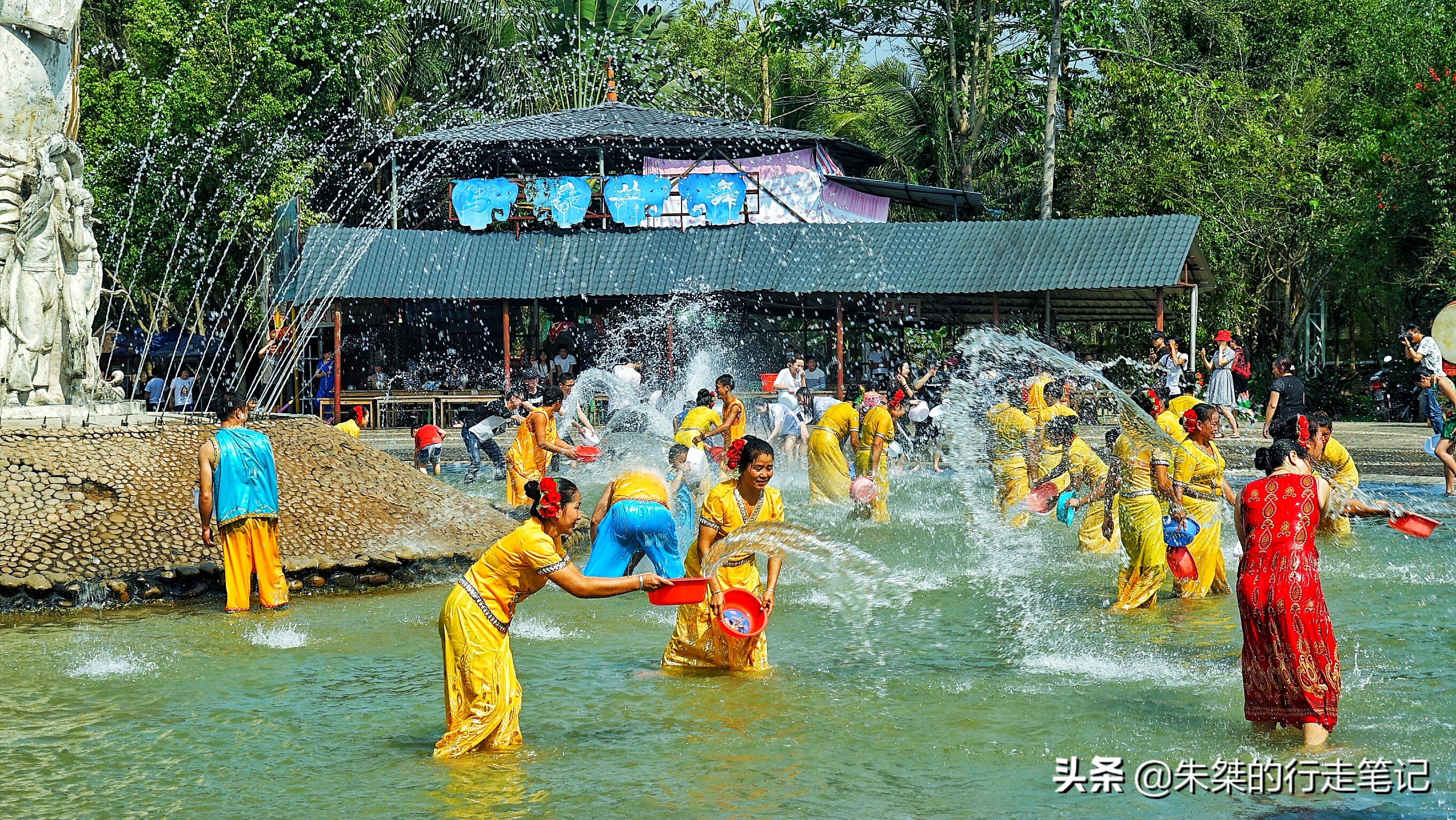 傣族保存最完整的村落,国内保存最完好的傣族自然村寨