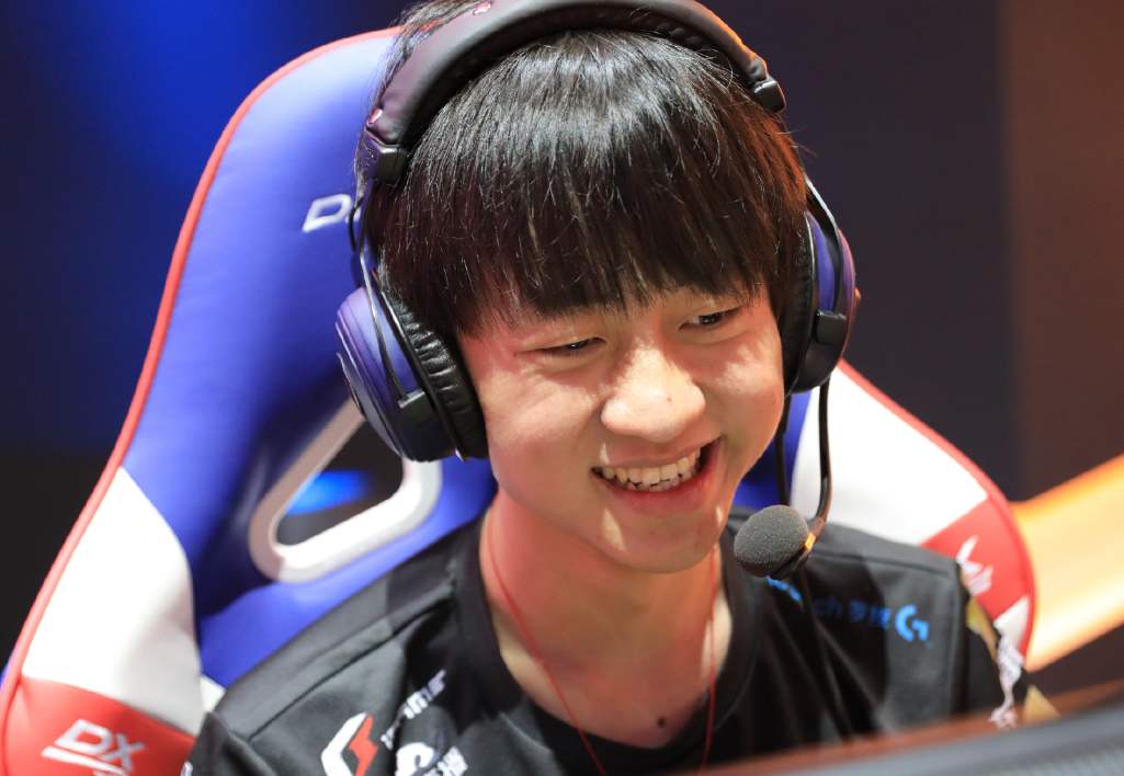 峡谷之巅很强吗,姿态峡谷之巅被人说成摆烂