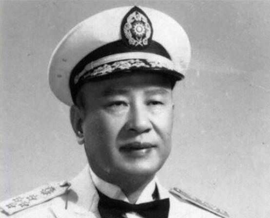 毛主席去青岛视察,顺便去肖劲光家做客:让你夫人做个苦瓜炒鸭子