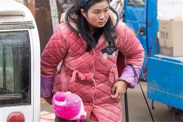 邋遢型的父母对孩子的影响,邋遢的家庭环境会使孩子自卑吗