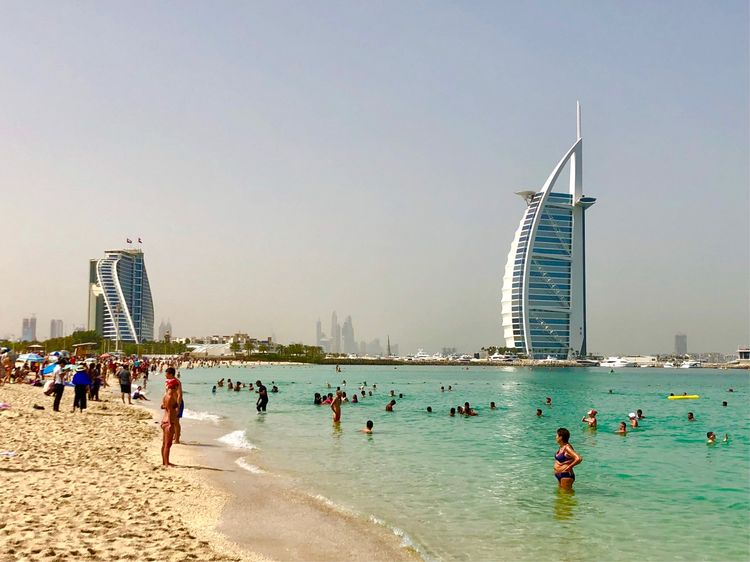 阿联酋是全球最富裕的国家吗,阿联酋最富有的国家