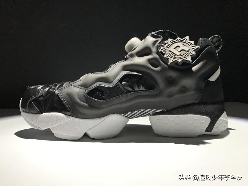 锐步充气鞋靠谱吗,锐步充气鞋值得入手吗