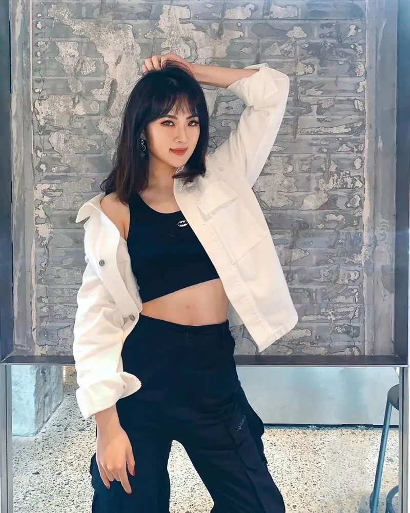 华为小公主和赌王女儿合照,华为公主和赌王千金