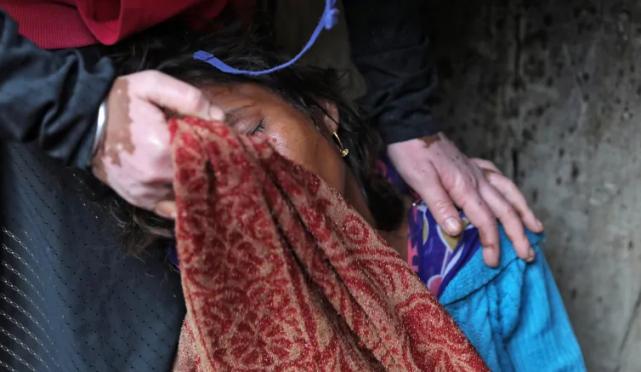 发指！印度9旬老妇哭求“我和你祖母一样大”仍遭强奸