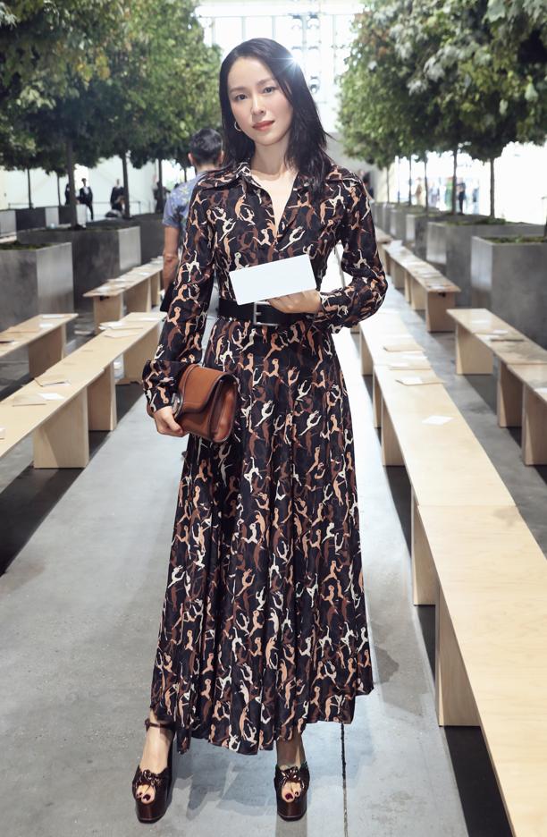 高档30-40岁碎花连衣裙,40-50岁碎花连衣裙穿搭