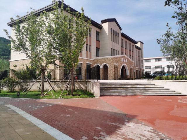 大连外国语学校开学典礼,大连文谷双语学校升旗仪式