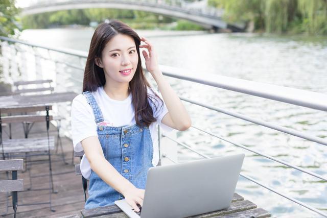 文科铁饭碗专业有哪些,文科就业薪酬最高的十大专业