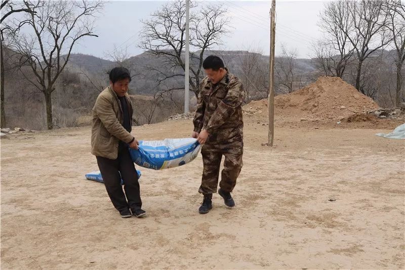延安富县：扔掉手中“铁饭碗”带领群众奔富路——记陕西上郡生态肥业有限公司经理侯锋
