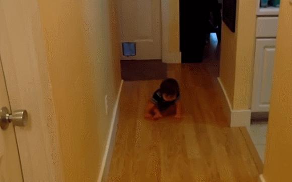 对儿童爬行方面的问题及建议,孩子爬行的十大问题