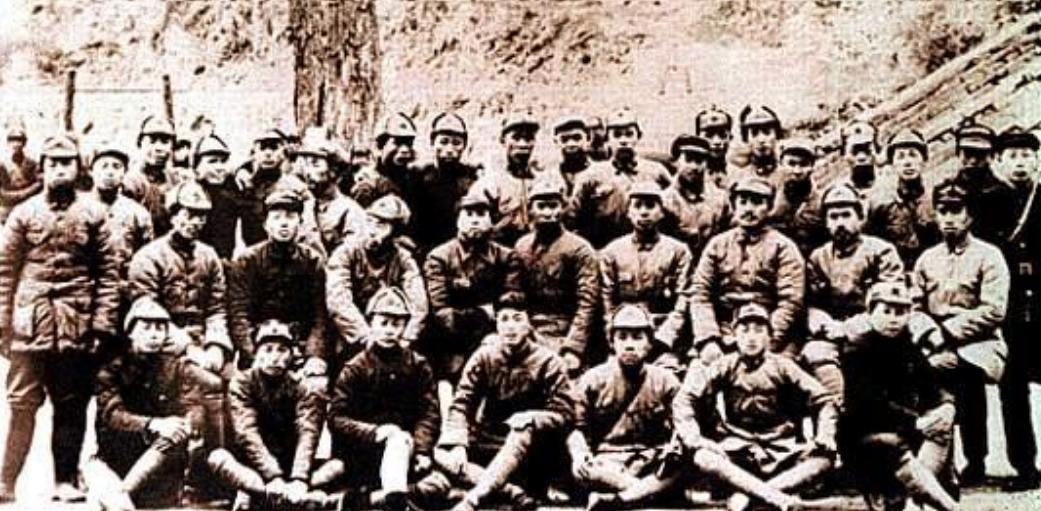 八年艰苦抗战，八路军的*药弹**从哪里来？毛*东泽**指示：另辟蹊径