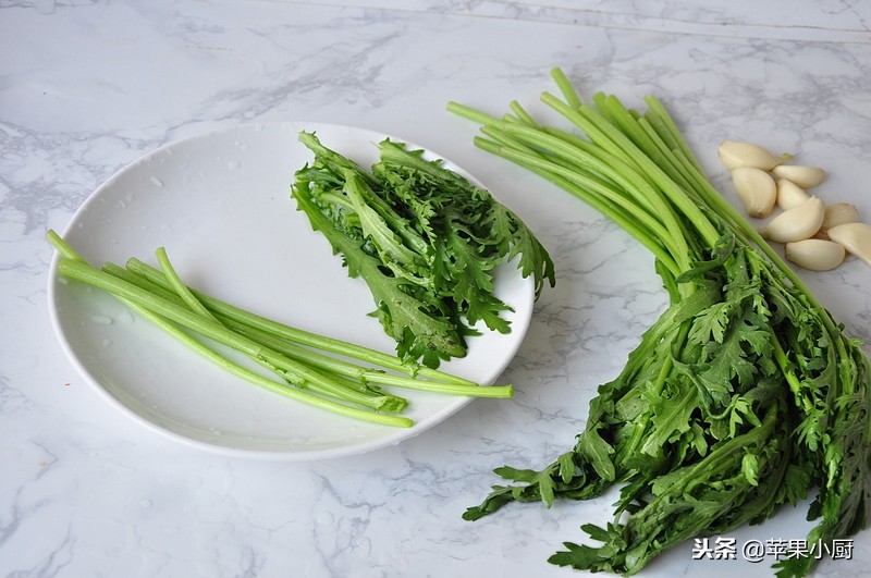 秋冬季虾炒什么好吃,皇帝菜的最佳做法凉拌