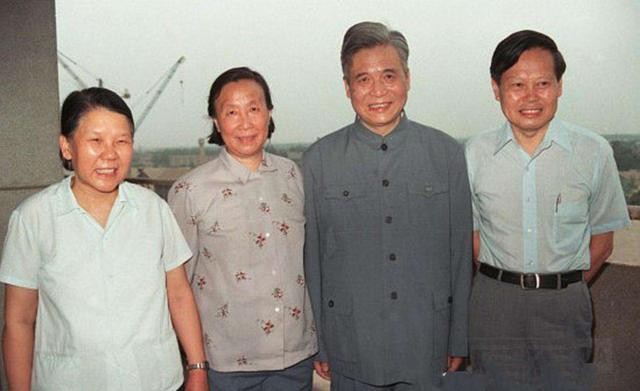 杨振宁制造的是哪两弹,两弹杨振宁参与制造了吗