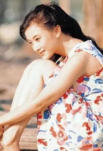 还记得唱《辣妹子》的*祖英宋**吗，她如今过得怎么样？