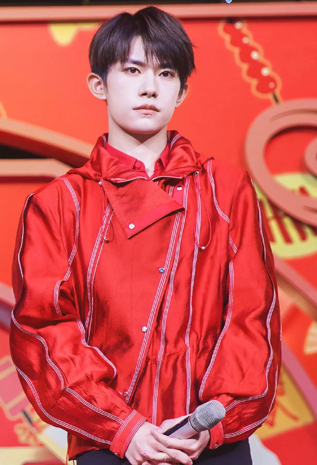 一起吃年夜饭看春晚,吃年夜饭看春晚的感受