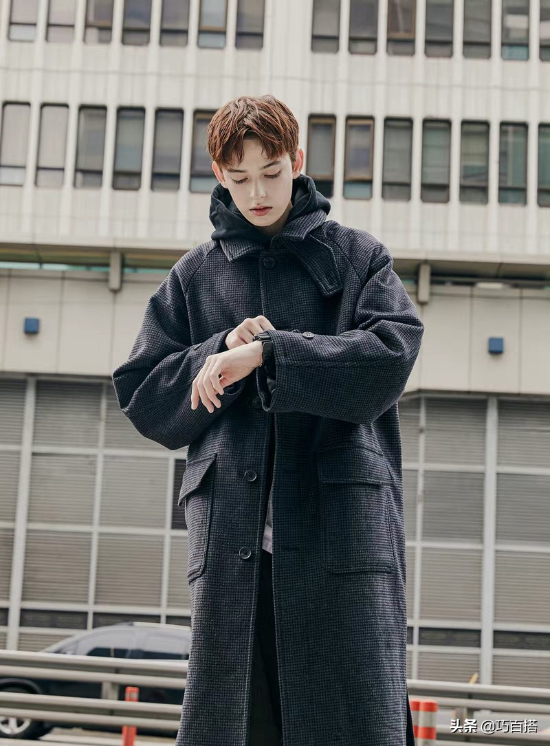 长款黑色羽绒服外套怎么搭配好看,长款外套怎么搭配好看